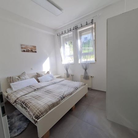 Pension Am Rathaus, 24H Check-In Mundelsheim 외부 사진