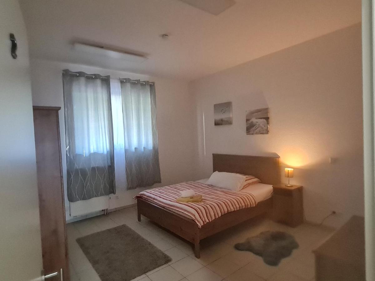 Pension Am Rathaus, 24H Check-In Mundelsheim 외부 사진